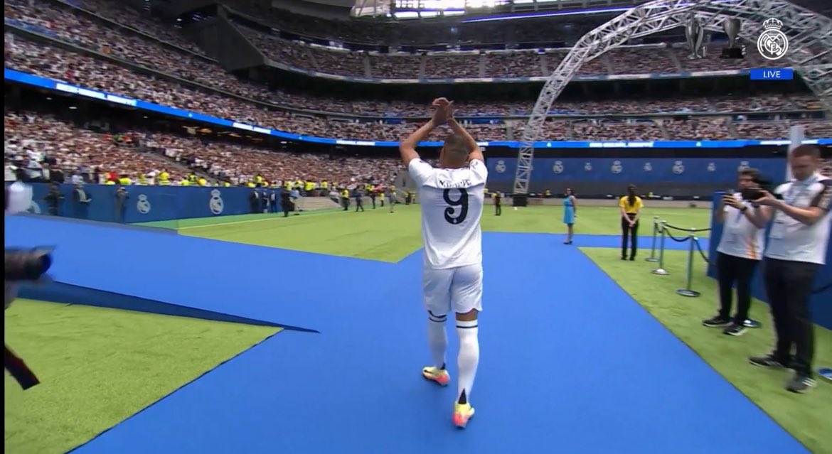 شاهد.. الظهور الأول لـ مبابي في سنتياجو برنابيو معقل ريال مدريد (صور)