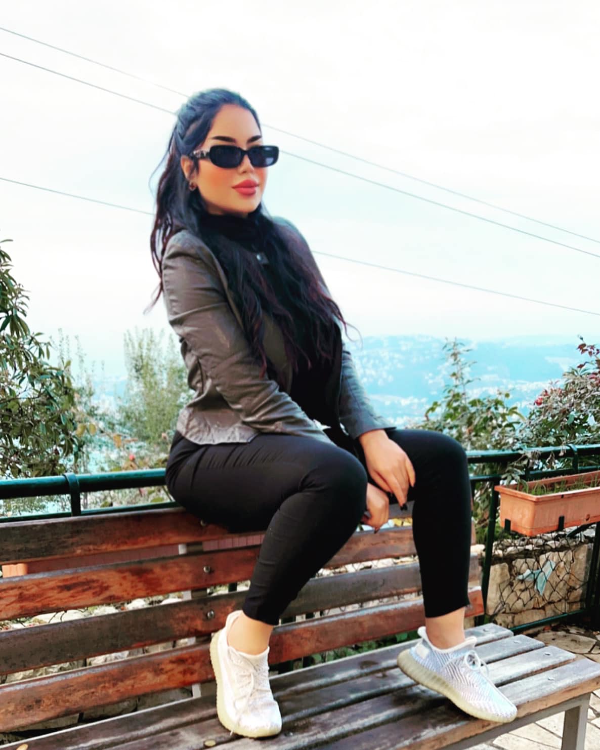 أكرم توفيق يثير الجدل بزوجة ثانية.. من هي هدير أبو نار؟