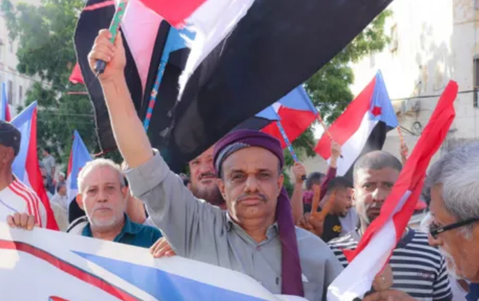 الجنوب العربي يواجه “حرب الخدمات” بصمود أسطوري الجنوب العربي يواجه “حرب الخدمات” بصمود أسطوري