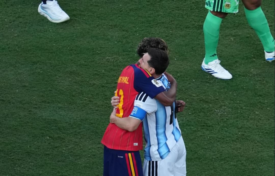 شاهد حزن وبكاء ميسي بعد خسارة الأرجنتين لقب كأس العالم| صور