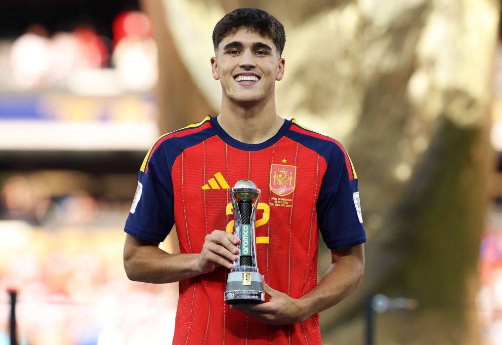 إسبانيا تسيطر على الجوائز الفردية في كأس العالم 2026| صور 2 إسبانيا تسيطر على الجوائز الفردية في كأس العالم 2026| صور