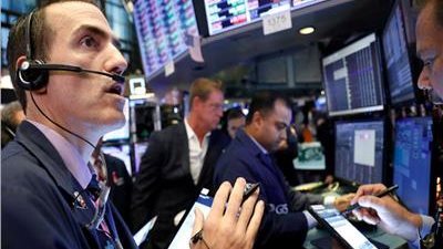 سوق الأسهم الأمريكية يغلق على انخفاض