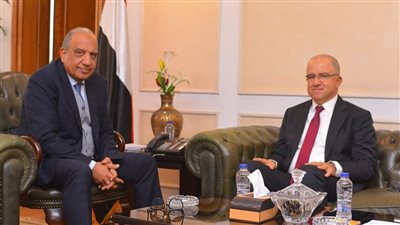 وزير قطاع الأعمال يلتقي رئيس اتحاد الصناعات: الدولة حريصة على تعظيم الصادرات