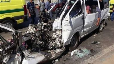 وزيرة التضامن الاجتماعي تتابع حادث تصادم تريلا بسيارات في قنا 