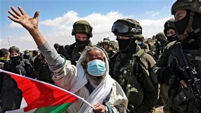 فلسطين.. قوات الاحتلال تعتقل 12 فلسطينيًا بالضفة الغربية وقطاع غزة