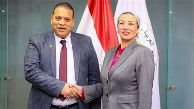 مصر.. هيئة الشبان العالمية تكرم وزيرة البيئة لنجاحها فى تنظيم مؤتمر المناخ 