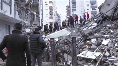 انهيار 22 مبنى وقتيل و69 جريحا.. زلزال جديد مُدمر في تركيا