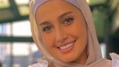 بعدما أثارت الجدل قبل أيام.. حلا شيحة دون حجاب أثناء الاحتفال بعيد ميلادها 