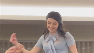  بحملانها على الاعناق.. صور توثق احتفال ماريتا الحلاني بخطبتها في أجواء عائلية