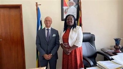 سفير مصر فى كمبالا يلتقي مع وزيرة الطاقة الأوغندية