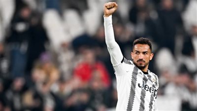 رسميًا.. يوفنتوس يُعلن تمديد عقد مدافعه البرازيلي دانيلو حتى يونيو 2025