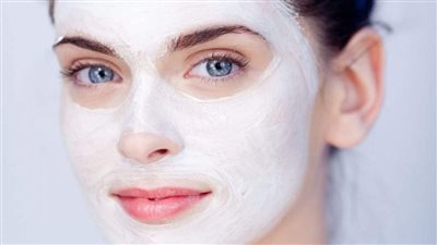  وصفات لتبيض الوجه من أول استعمال.. جربي خلطة الحليب والطماطم