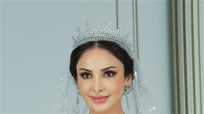 عريب حمدان تثير الجدل بفستان زفاف ملكي (صور)