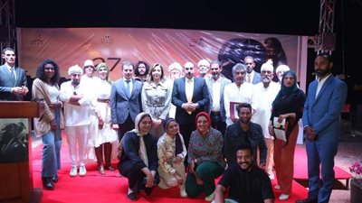 بمشاركة 17 نحاتًا من مصر والعالم وزيرة الثقافة ومحافظ أسوان يشهدان ختام 