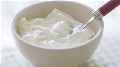طريقة عمل الزبادي اليوناني في البيت.. استمتعي بفوائد صحية متعددة