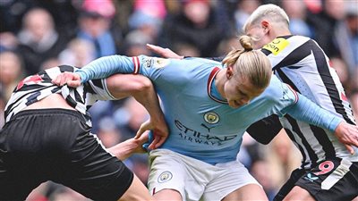 الدوري الإنجليزي.. مانشستر سيتي يواصل الضغط على أرسنال بثنائية في مرمى نيوكاسل