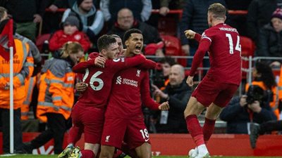 سباعية تاريخية.. ليفربول يكتسح مانشستر يونايتد ويرتقي للمركز الثالث بالدوري الإنجليزي