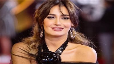  بعد أيام من حذف كافة صورها.. الفنانة المصرية المصرية حلا شيحة دون حجاب تثير الجدل عبر السوشيال ميديا