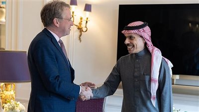 وزير الخارجية السعودي يلتقي مستشار الرئاسة الفرنسية