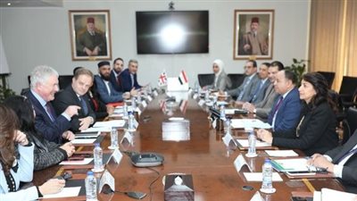 السفير البريطاني بالقاهرة: مصر وجهة جاذبة للاستثمارات البريطانية