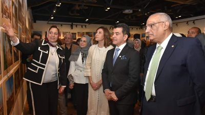 وزيرة الثقافة ومدير 