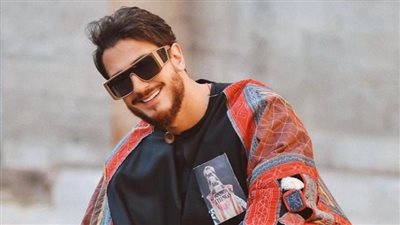 غيثة العلاكي زوجة المغنّي المغربي سعد لمجرد تواصل دعمها له عبر 