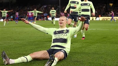 مانشستر سيتي يواصل مطاردة أرسنال بفوز صعب على كريستال بالاس بالدوري الإنجليزي