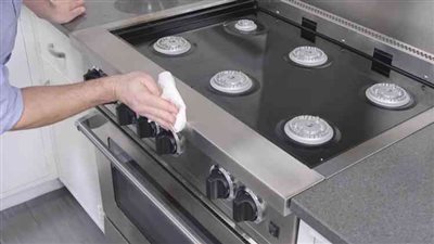 تنظيف البوتاجاز للشيف نونا.. 4 مكونات الأخير لا يحتاج فرك نهائيا