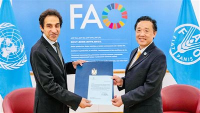 سفير مصر في روما يتباحث مع رئيس المنظمة العالمية للأغذية والزراعة 