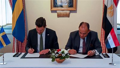 وزير الصناعة يزور شركة إيريكسون العالمية ومجموعة Ahlens لسلاسل السوبر ماركت