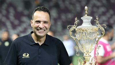 رغم تصدره الدوري.. الشرطة العراقي يفسخ تعاقده مع مدربه المصري مؤمن سليمان 