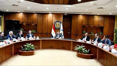 مصر.. وزير البترول يستقبل وفد يوناني لبحث سبل التعاون