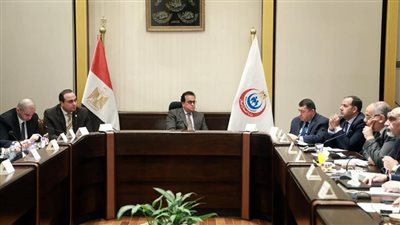 وزير الصحة يوجه بتطوير خطة التثقيف والوعي الطبي للمواطنين لتحسين الصحة المجتمعية
