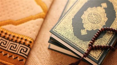 مدرس قراءات بالأزهر الشريف يوضح قواعد للتعامل مع المصحف الشريف أثناء التلاوة منه