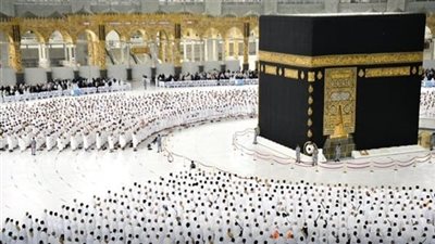 حقيقة المنشورات المتداولة عن منع السعوديّة التصوير في الحرم المكّي