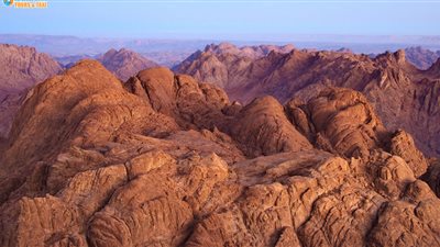 تصدر الترنيد.. تصوير إعلان على جبل 