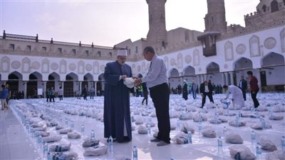 120 ألف وجبة إفطار من الأزهر الشريف للصائمين طوال شهر رمضان