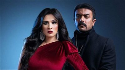 ياسمين عبدالعزيز بصورة مع الفنان أحمد العوضي الذي يشاركها 