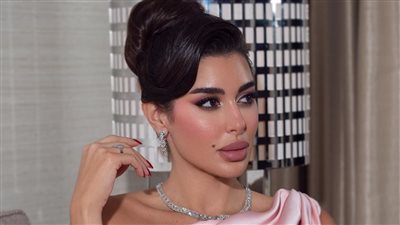  ارتدت بدلة محتشمة أنيقة صممت من قماش ناعم.. صور ياسمين صبري تشعل مواقع التواصل 