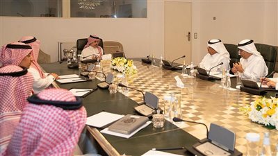 السعودية.. وزير الخارجية السعودي يلتقي عددًا من المفكرين والباحثين