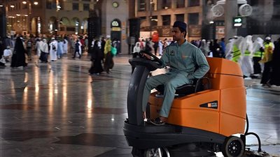 خلال شهر رمضان.. تطهير جنبات المسجد النبوي بمعدل 5 مرات يوميًا 