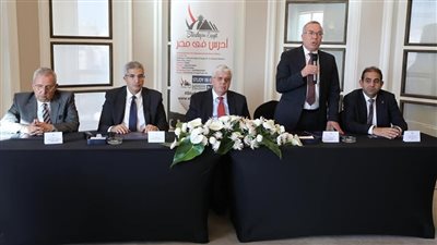 مصر.. وزير التعليم العالي يجتمع بالمستشارين والملحقين الثقافيين العرب والأفارقة 