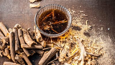 طريقة عمل العرقسوس للبشره.. مفيد للتفتيح وعلاج التصبغات 