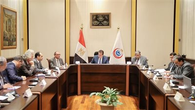 مصر.. وزير الصحة يؤكد حرصه على تحسين أوضاع جميع العاملين بالقطاع الصحي