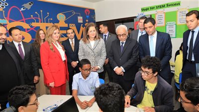 وزيرا التربية والتعليم والتخطيط يتفقدان مدرسة 