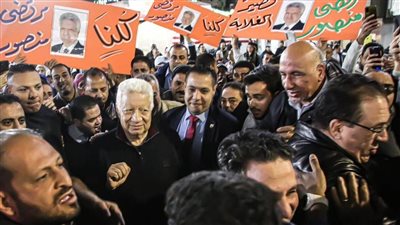 مرتضى منصور يصل الزمالك بالطبل والمزمار.. ضحيت بحريتي من أجل كرامتكم (صور)