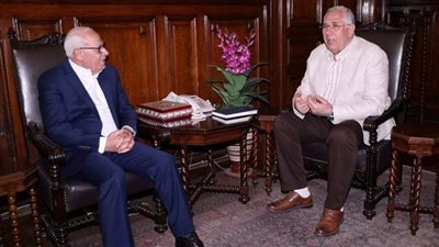 وزير الزراعة ومحافظ بورسعيد يبحثان تحقيق التنمية الزراعية وملف تقنين الأراضي