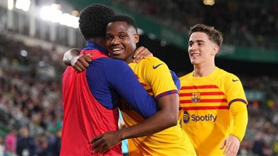 برشلونة يسحق إلتشي برباعية ويقترب أكثر من التتويج بالدوري الإسباني