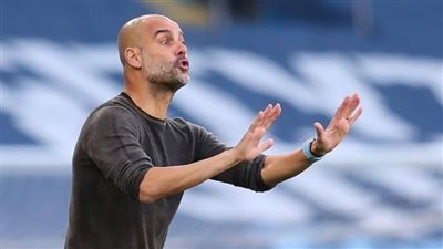 كيف أثار احتفال المدرب بيب غوارديولا بهدف فريقه مانشستر سيتي في شباك منافسه ليفربول ضجةً واسعة؟