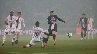 باريس سان جيرمان يسقط مجددًا.. ليون يهزم المتصدر في عُقر داره